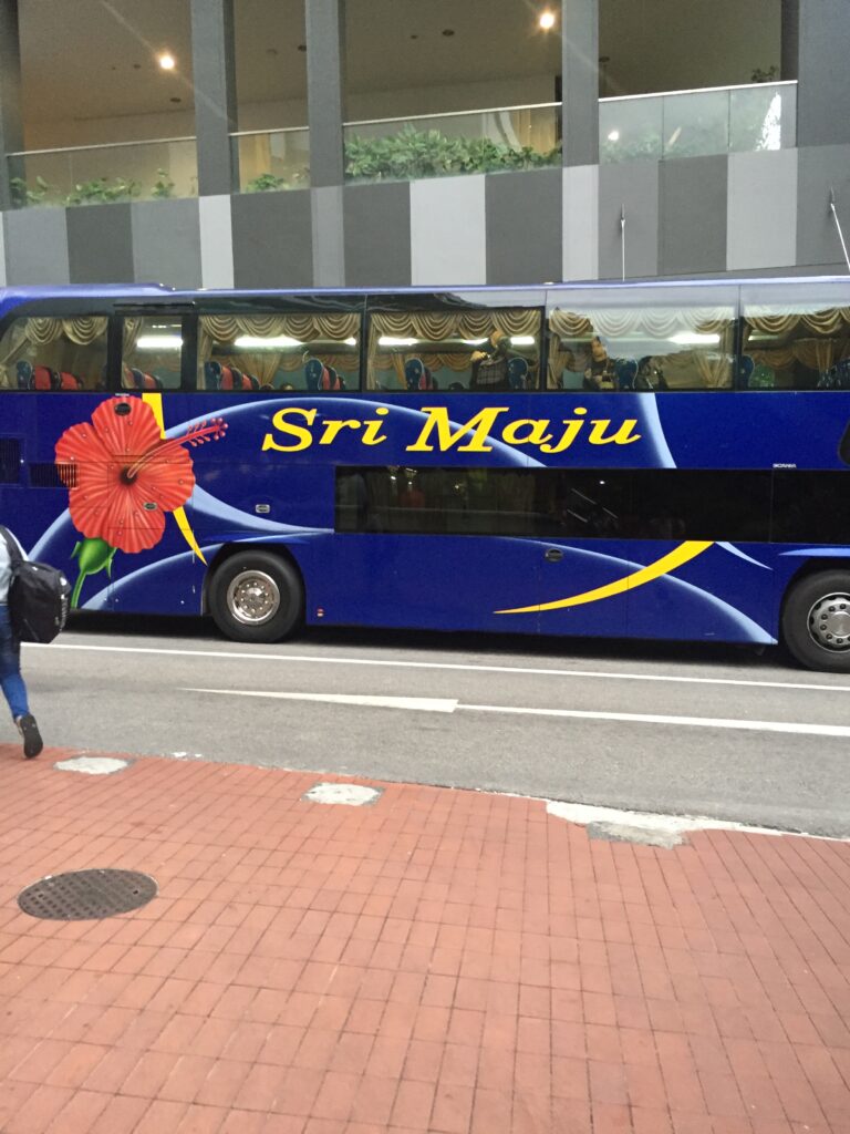 public bus that took me from singapore to malaysia itoeatz