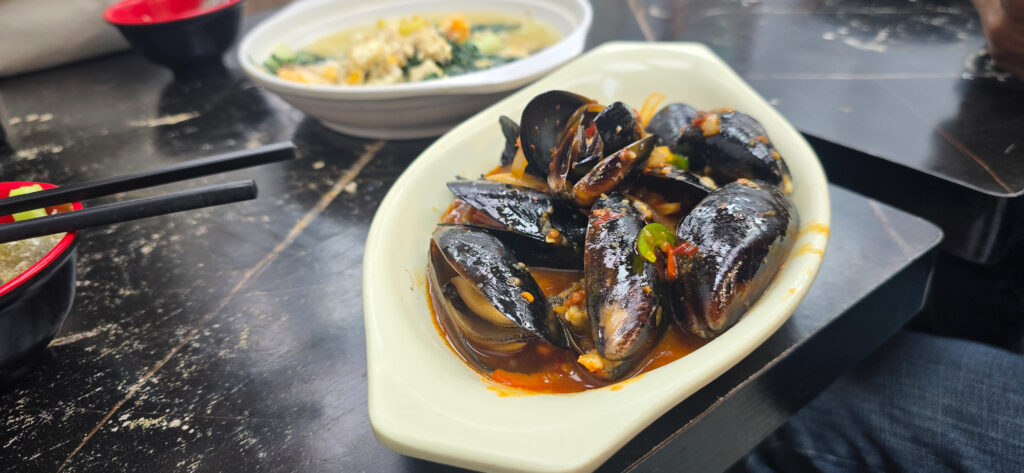 wine braised mussels hing kee restaurant