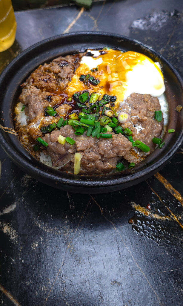 claypot rice at hing kee restaurant hong kong