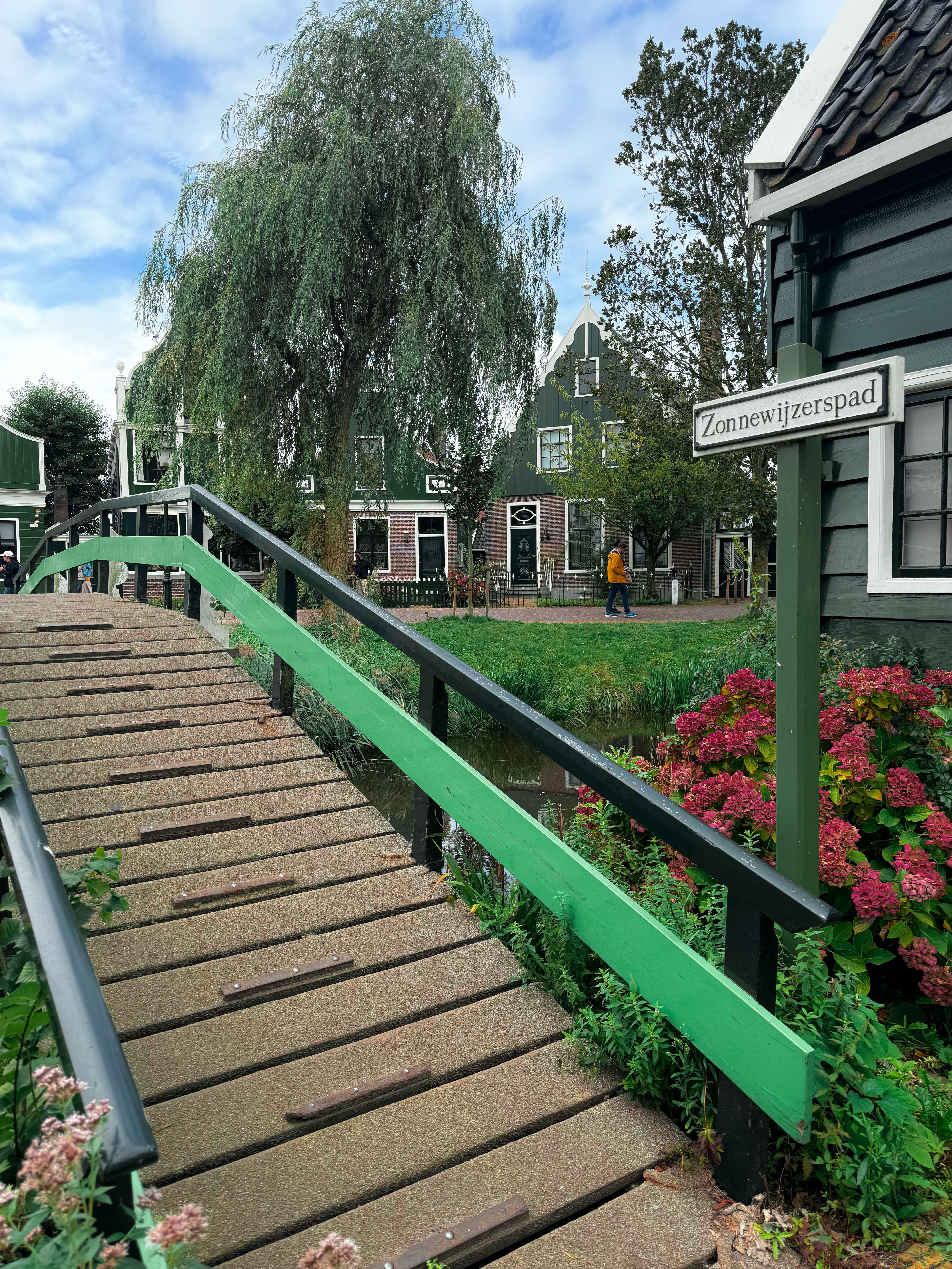 colorful zaanse schans 