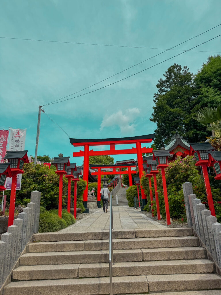 torii at sanko inari Shrine 三個稲荷神社 Japan travel