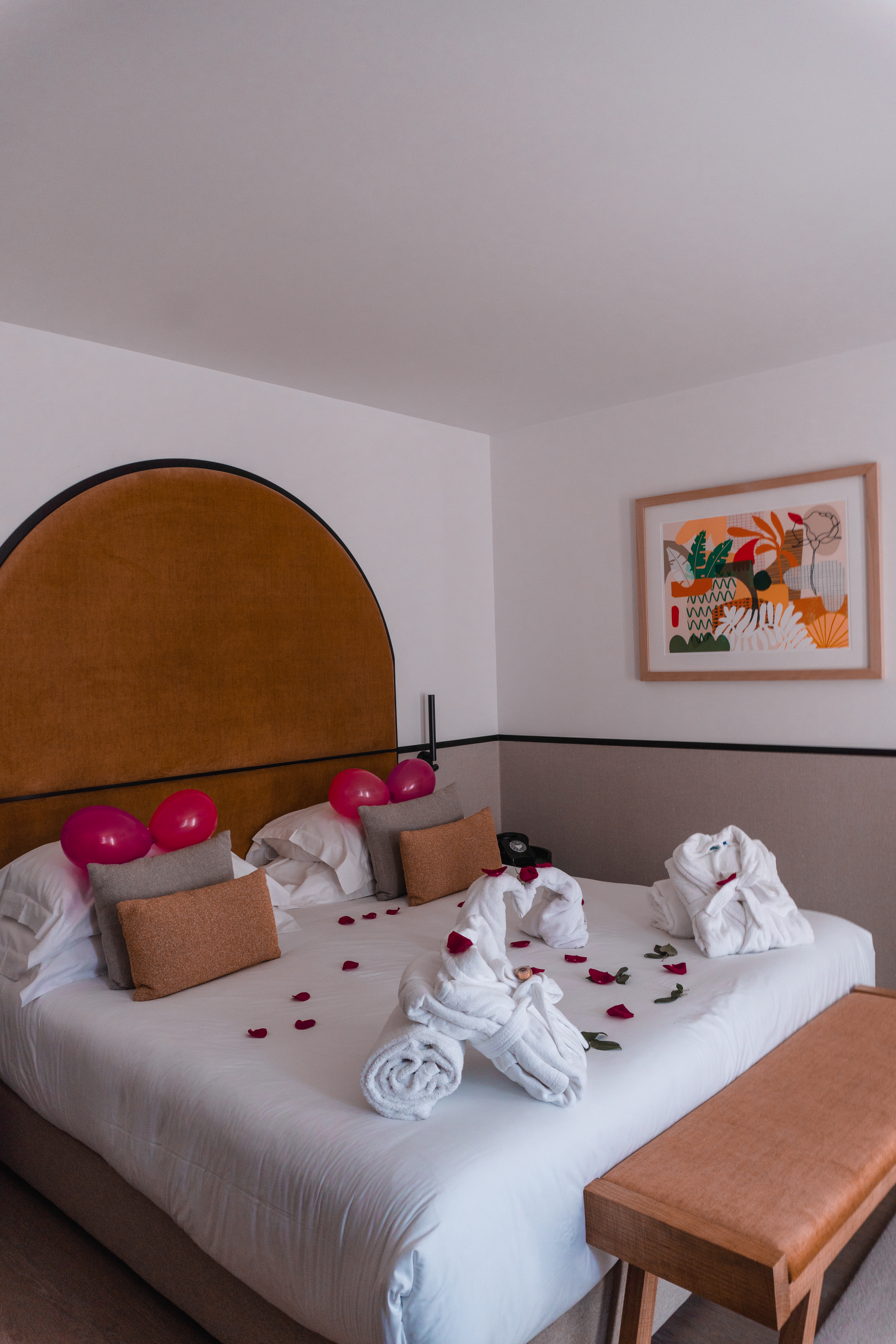 anniversary room at editory garden hotel baixa porto best hotel in porto, portugal